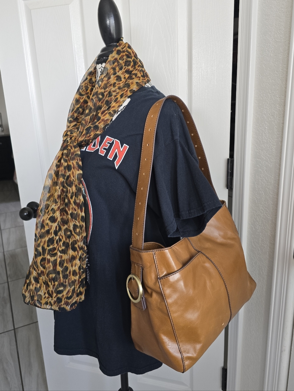 Hobo Render Polished Leather Shoulder Bag - Tan